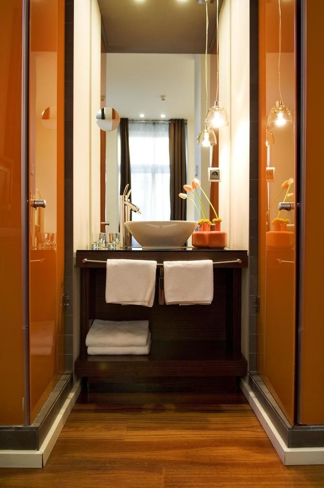 987 PRAGUE HOTEL