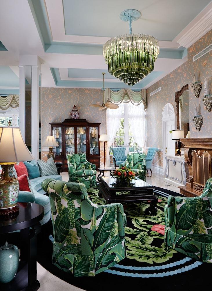 THE COLONY HOTEL photo 2