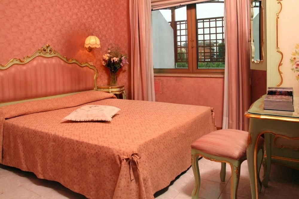 HOTEL ROMULUS