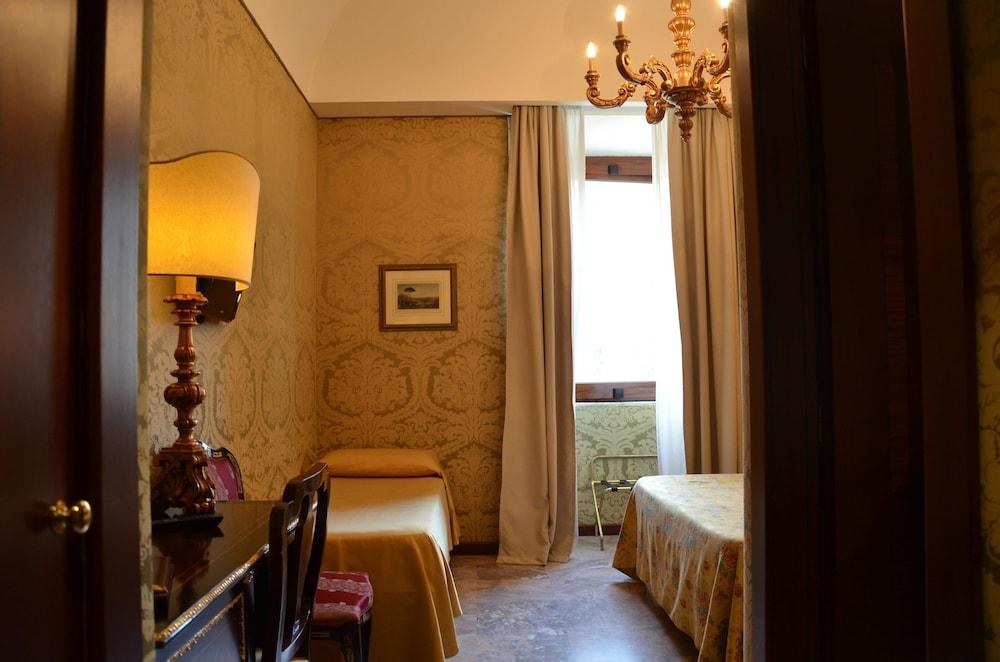 HOTEL TURNER photo 3