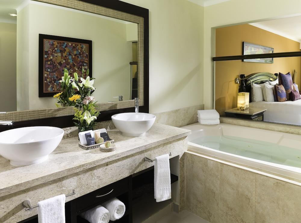 EL DORADO ROYALE ALL INCLUSIVE RESORT & SPA - ONLY ADULTS photo 3