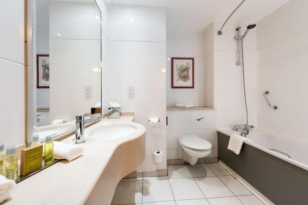 DoubleTree by Hilton Edinburgh Airport photo 3