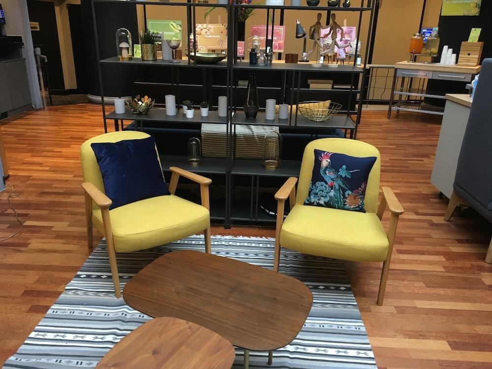 Hilton London Kensington photo 2