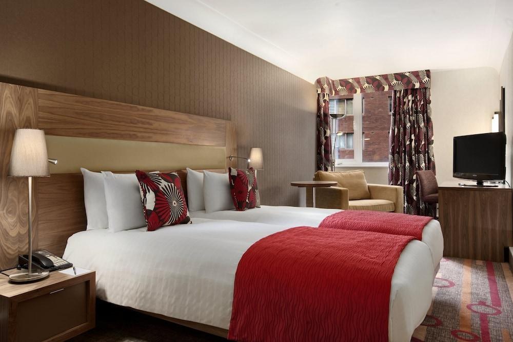 Hilton London Olympia photo 2