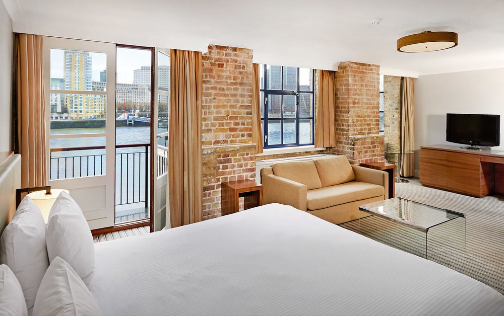 DoubleTree by Hilton London - Docklands Riverside photo 1