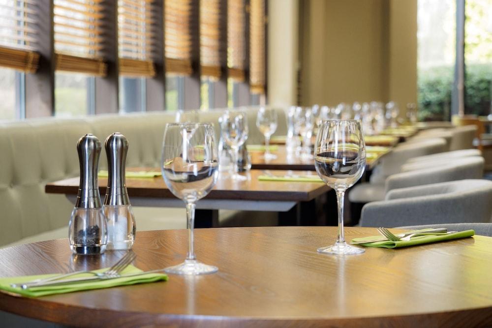 DoubleTree by Hilton Manchester Airport photo 4