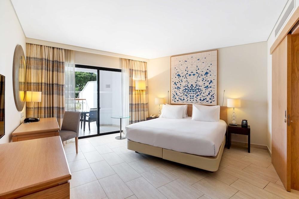Hilton Vilamoura As Cascatas Golf Resort & Spa photo 3