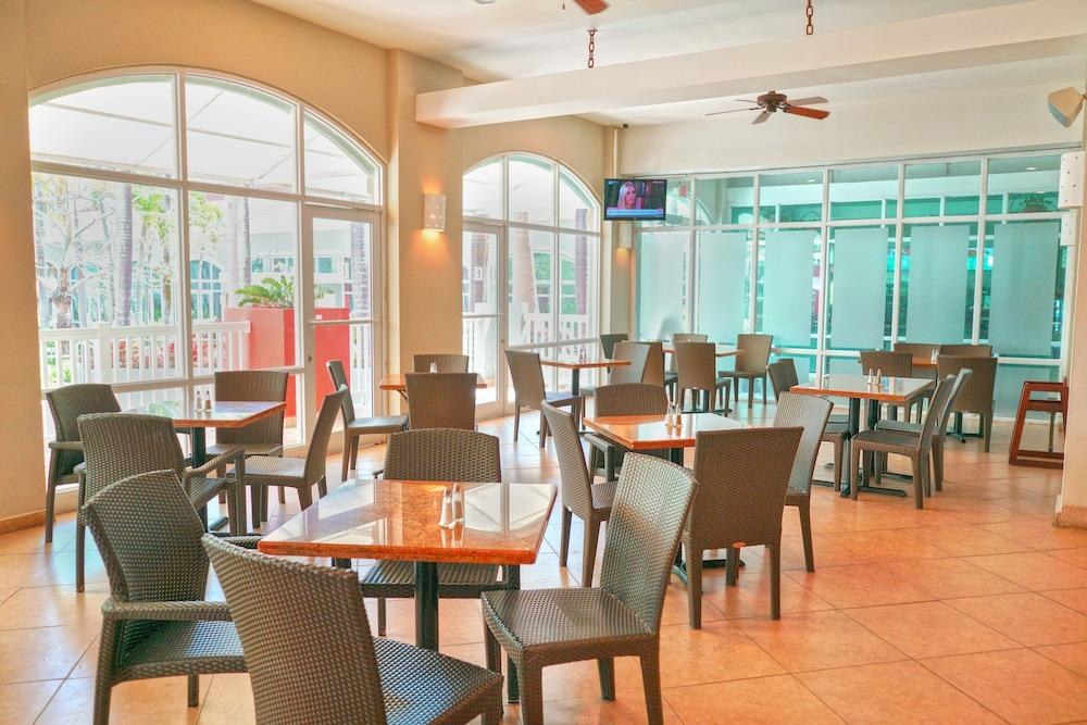 Embassy Suites by Hilton Dorado del Mar Beach Resort photo 4