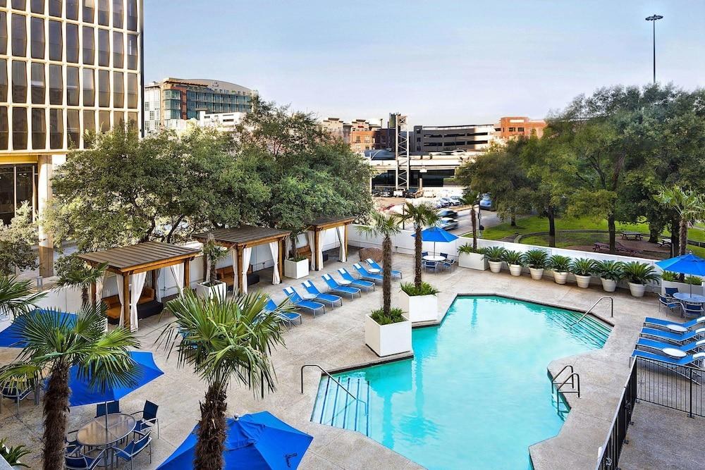 THE WHITEHALL HOUSTON photo 4