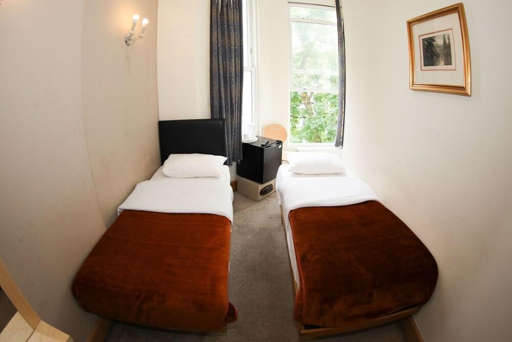 HOLLAND INN HOTEL photo 4