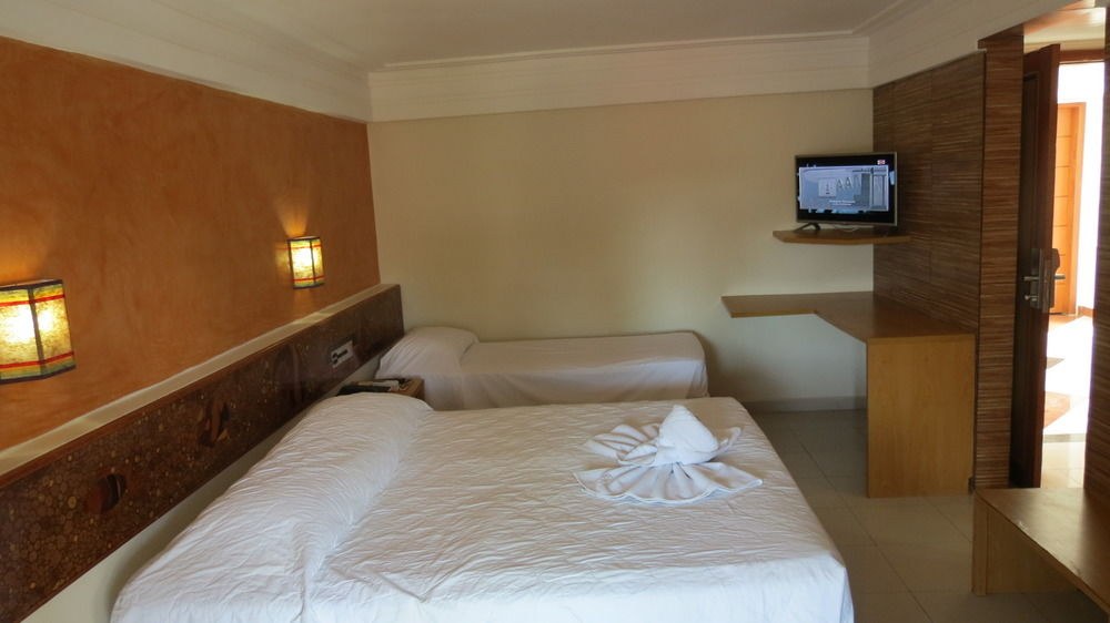 PORTAL BEACH HOTEL