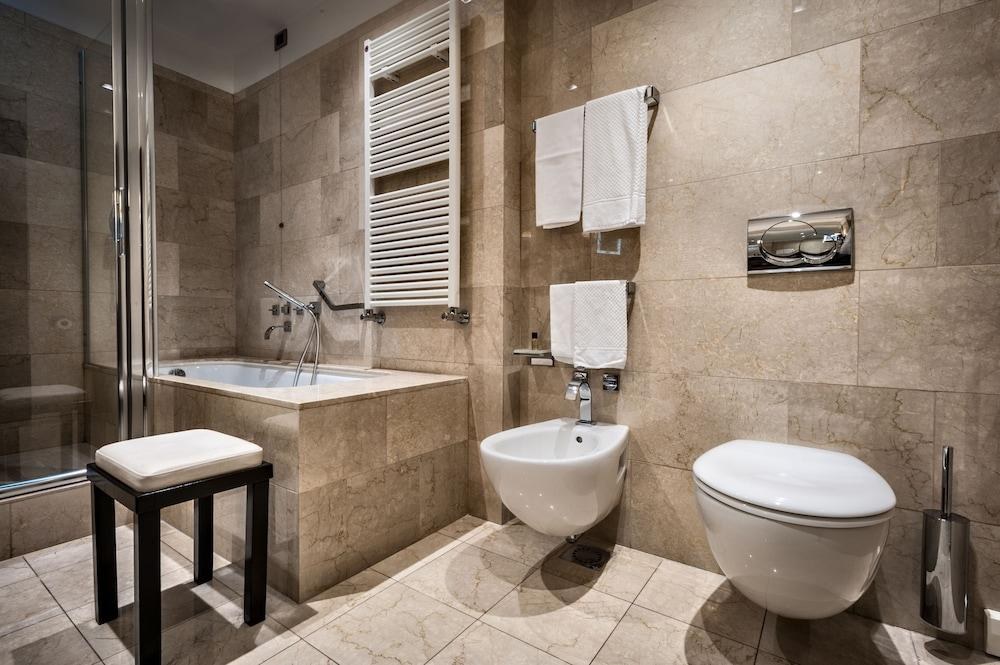 Crowne Plaza Milan City by IHG photo 3