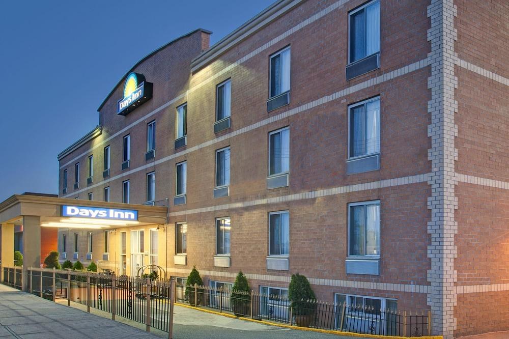 DAYS INN JFK AIRPORT photo 2