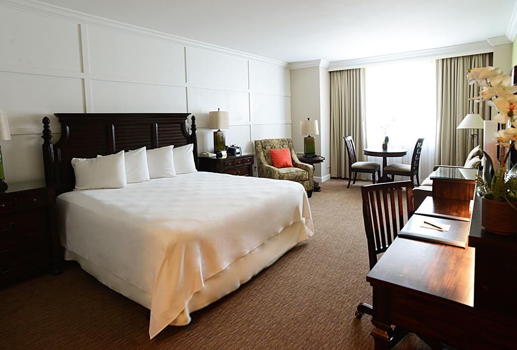 RIVERSIDE HOTEL photo 2