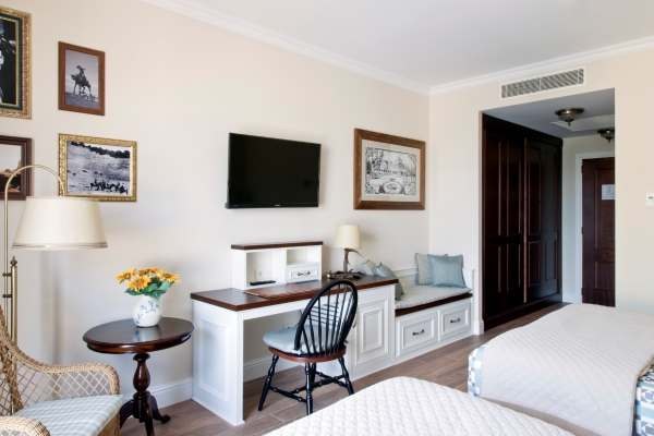 PORTAVENTURA HOTEL GOLD RIVER photo 2