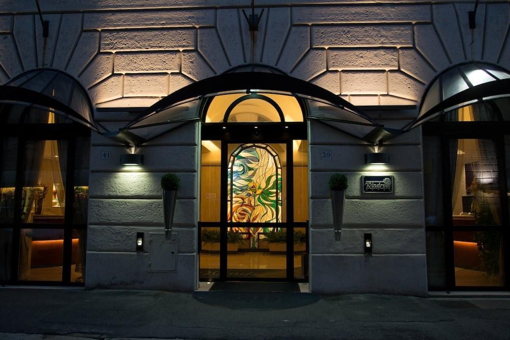 HOTEL WINDROSE photo 2