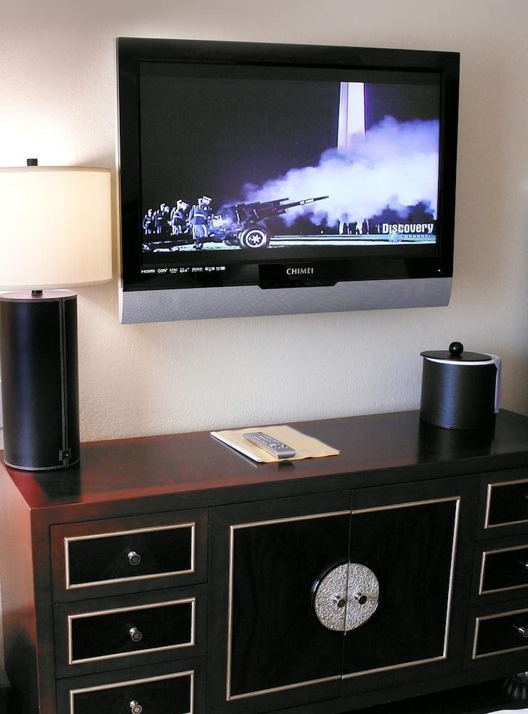 AC Hotel by Marriott Orlando Lake Buena Vista photo 2