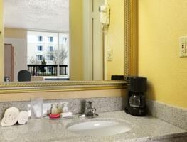 Ramada by Wyndham Altamonte Springs Near I-4 photo 2