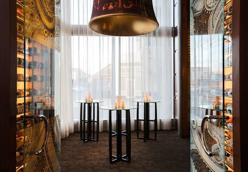 RENAISSANCE BOSTON WATERFRONT HOTEL photo 2