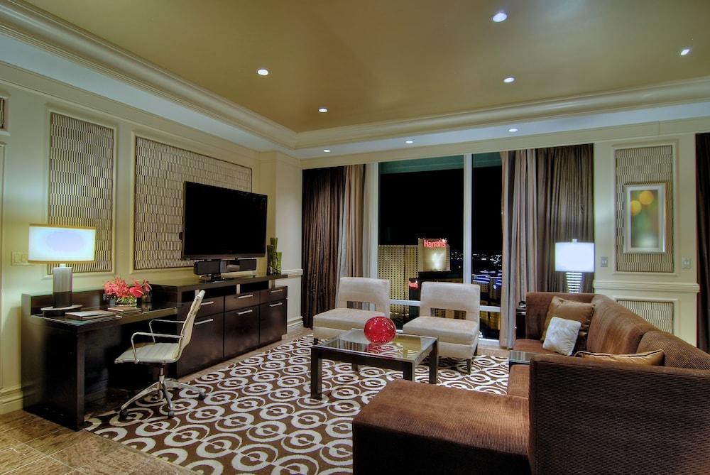 THE MIRAGE RESORT AND CASINO photo 2