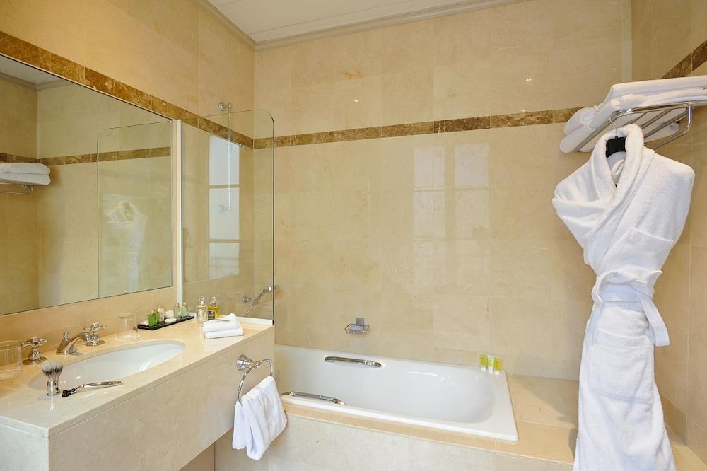 Royal Saint Honore photo 3