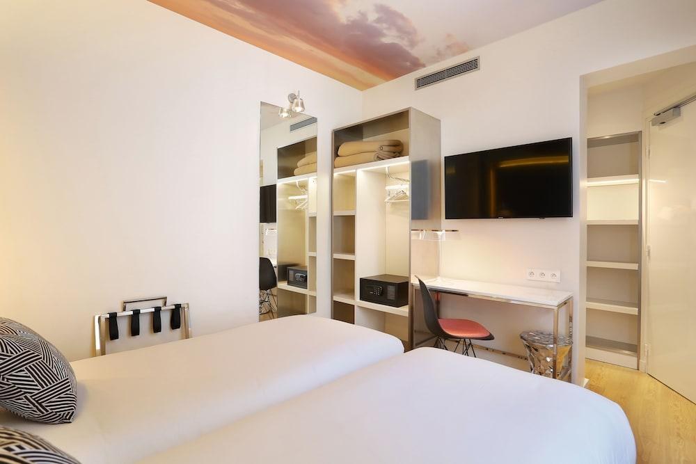 Nouvel Hotel Eiffel photo 2