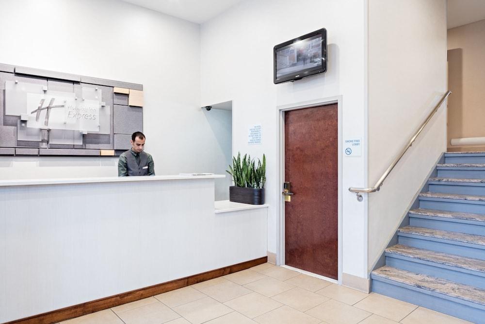 HOLIDAY INN EXPRESS BROOKLYN photo 4