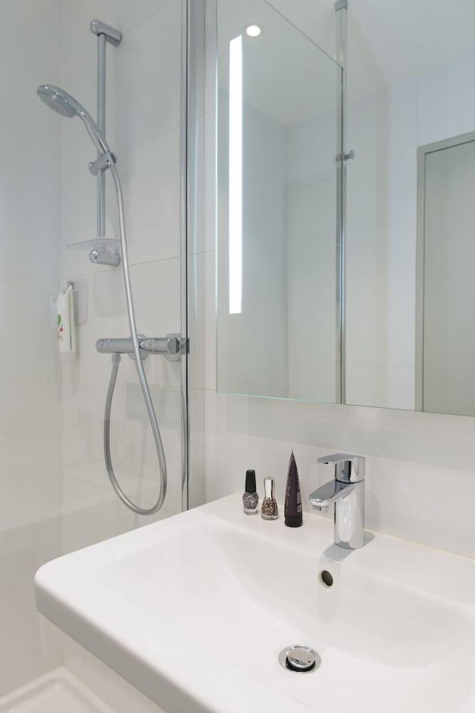 IBIS STYLES LYON CONFLUENCE (I) photo 2