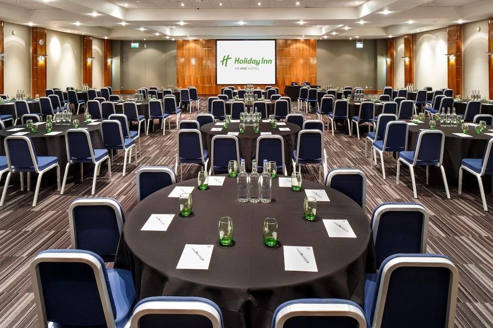 HOLIDAY INN REGENT'S PARK photo 2