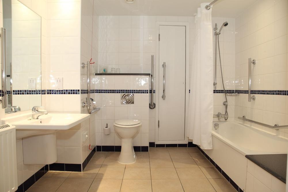 HOLIDAY INN REGENT'S PARK photo 4