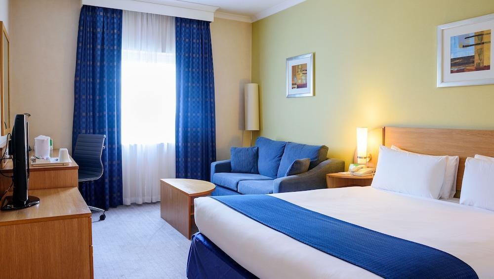 HOLIDAY INN BRENT CROSS photo 3