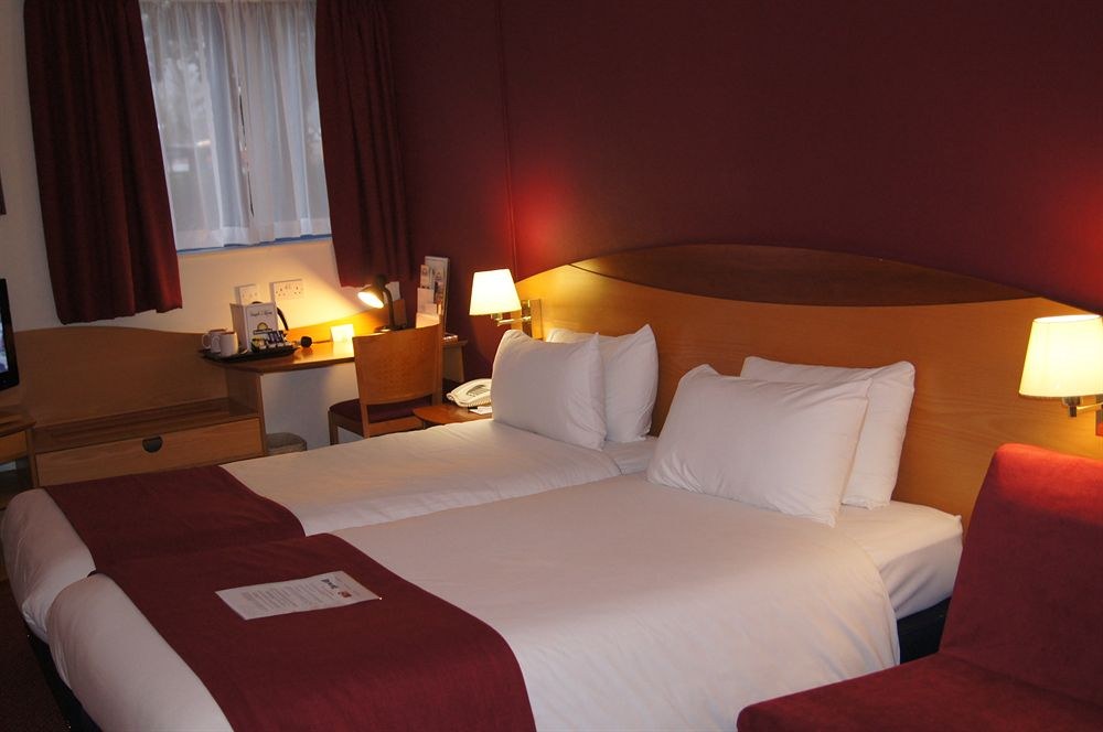 WATERLOO HUB HOTEL SUITES