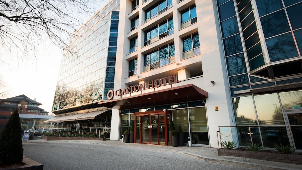 CLAYTON HOTEL CHISWICK photo 2