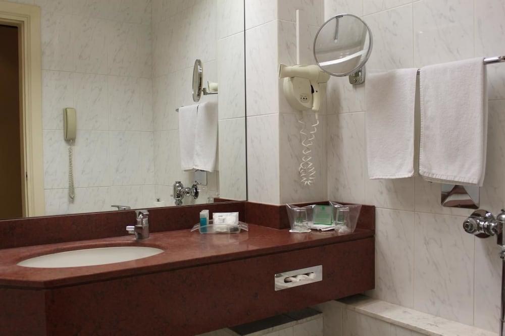 Holiday Inn Thessaloniki photo 3