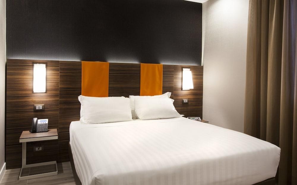 THE REPUBLIC-AG HOTELS