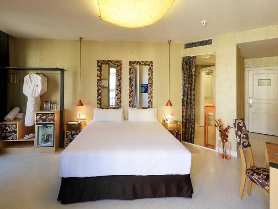 AXEL HOTEL BARCELONA - ADULTS ONLY photo 2