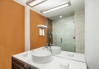 ALOFT MIAMI DADELAND photo 1