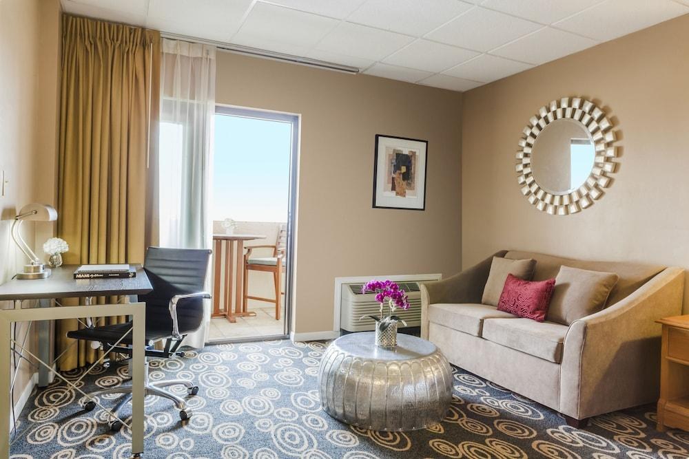 REGENCY HOTEL MIAMI photo 2