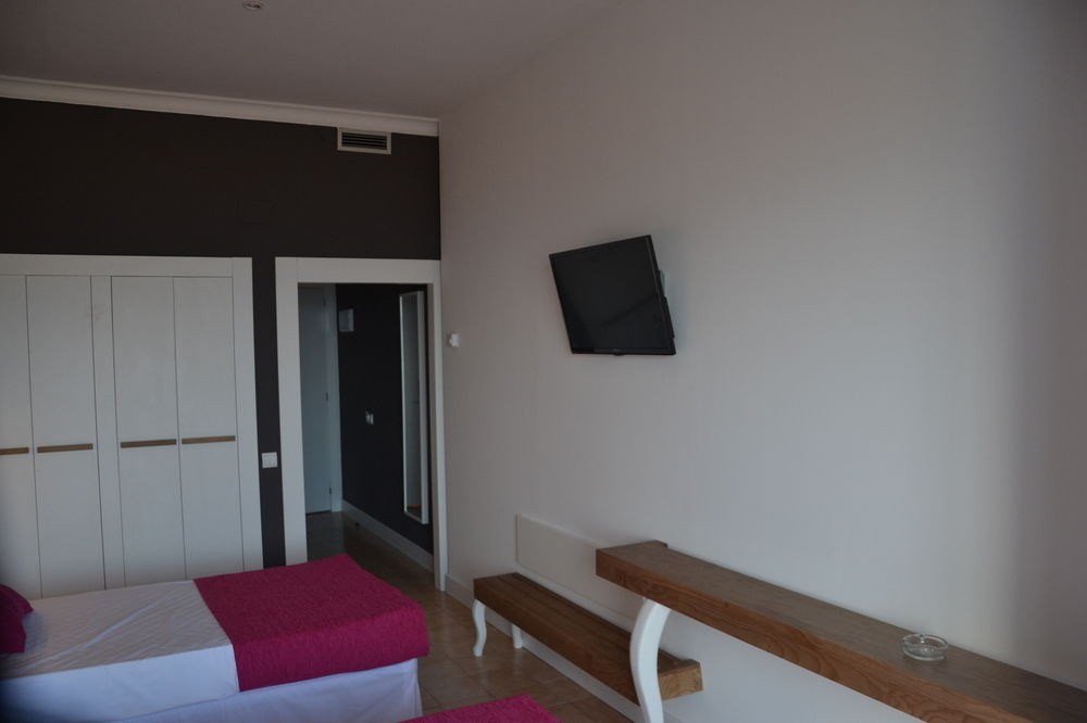 Hotel Brisamar Suites photo 1