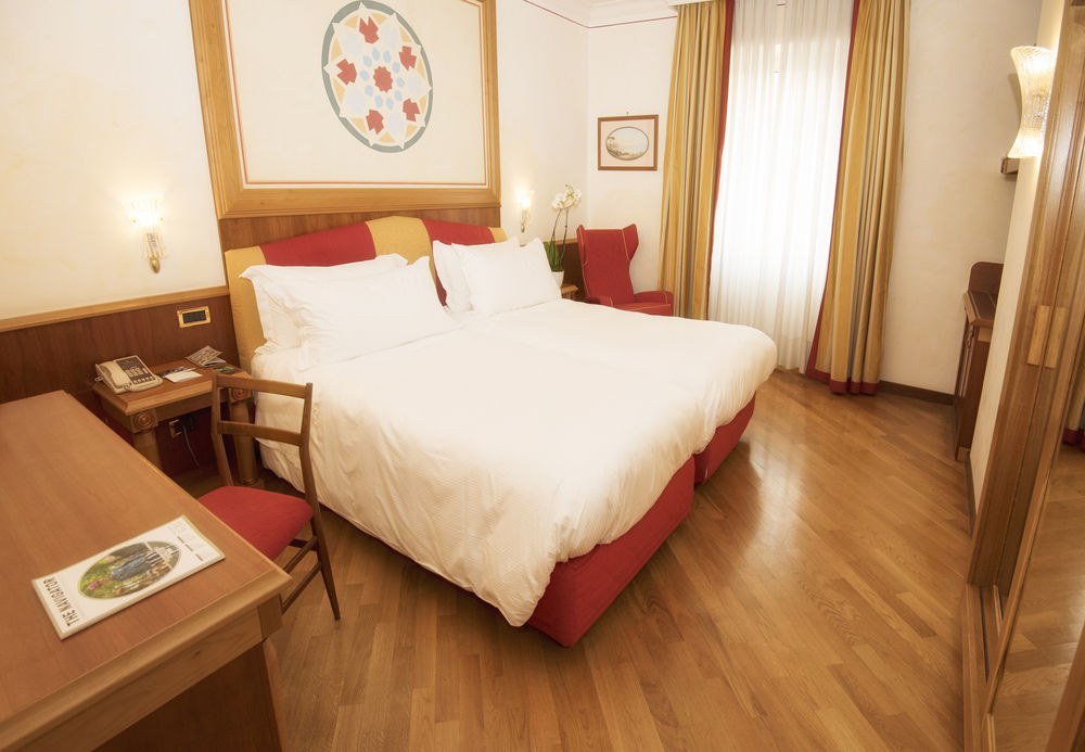 RENAISSANCE NAPLES HOTEL MEDITERRANEO photo 3