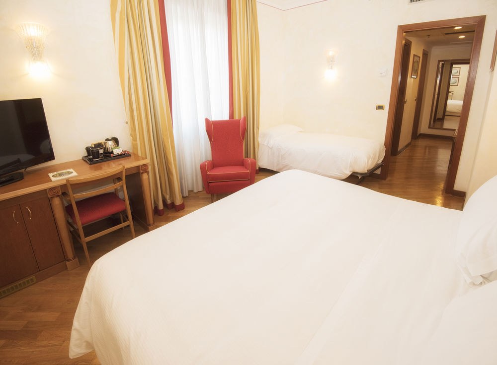 RENAISSANCE NAPLES HOTEL MEDITERRANEO photo 4