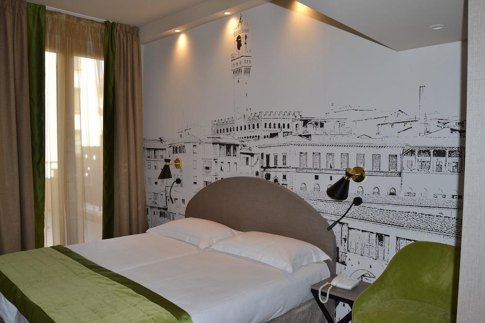GRAND HOTEL MEDITERRANEO photo 2