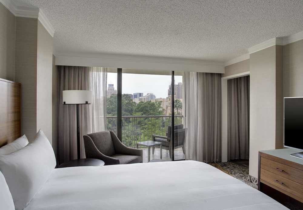 SAN ANTONIO MARRIOTT RIVERWALK photo 2