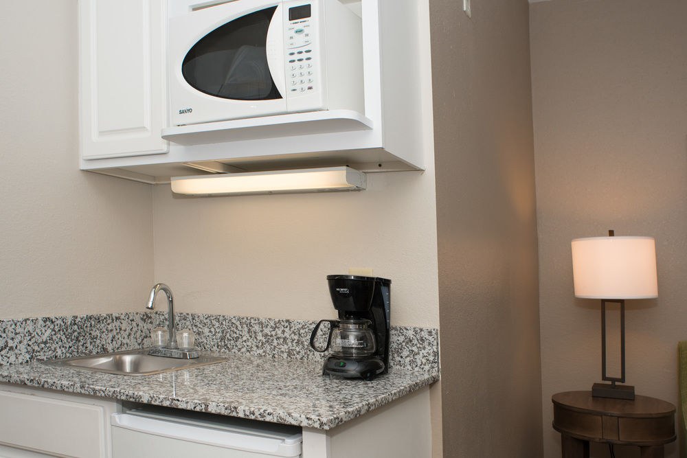 COMFORT SUITES MAINGATE EAST