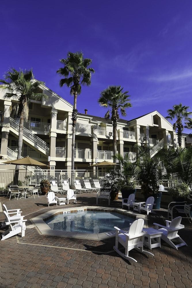 STAYBRIDGE SUITES ORLANDO LAKE BUENA VISTA photo 2