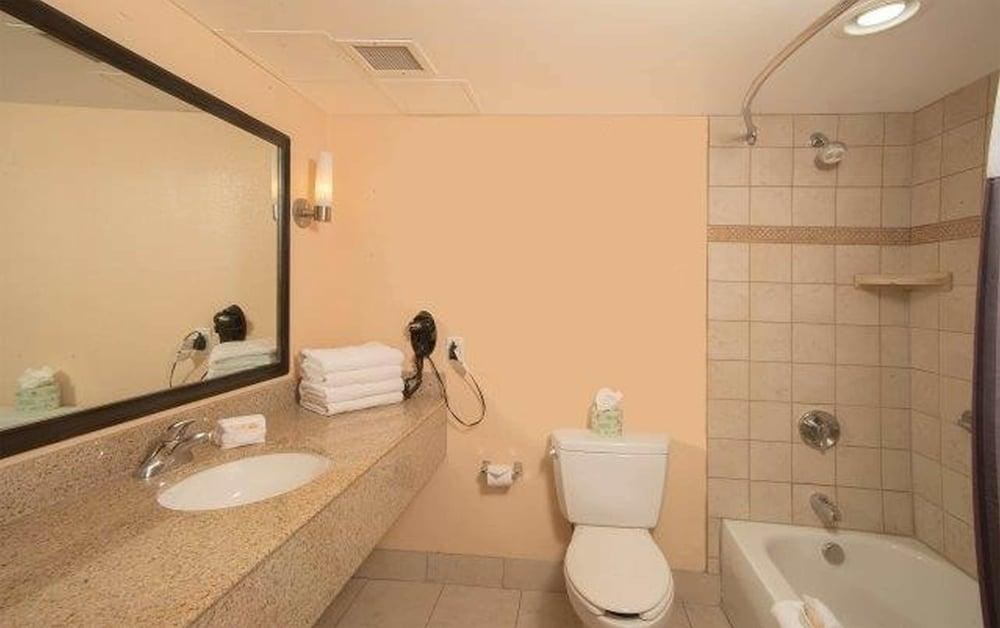 LA QUINTA INN & SUITES SAN ANTONIO MEDICAL CENTER photo 2