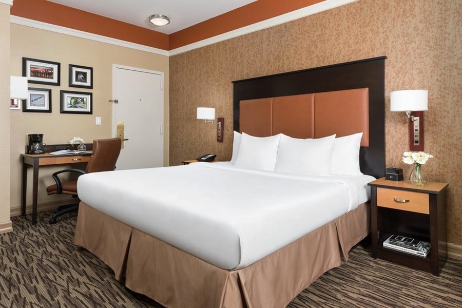 THE HOTEL @ FIFTH AVENUE photo 2