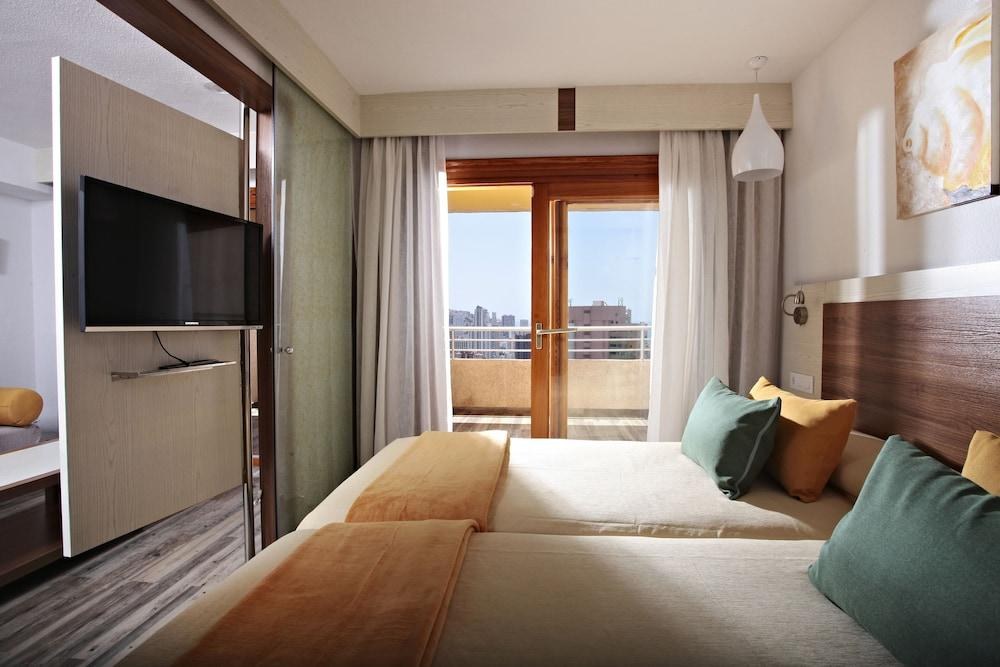 MARCONFORT BENIDORM SUITES photo 2