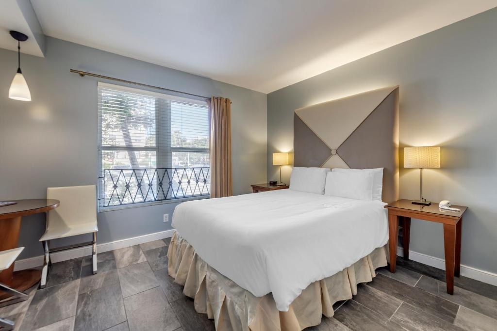 LA FLORA HOTEL BY LUXURBAN