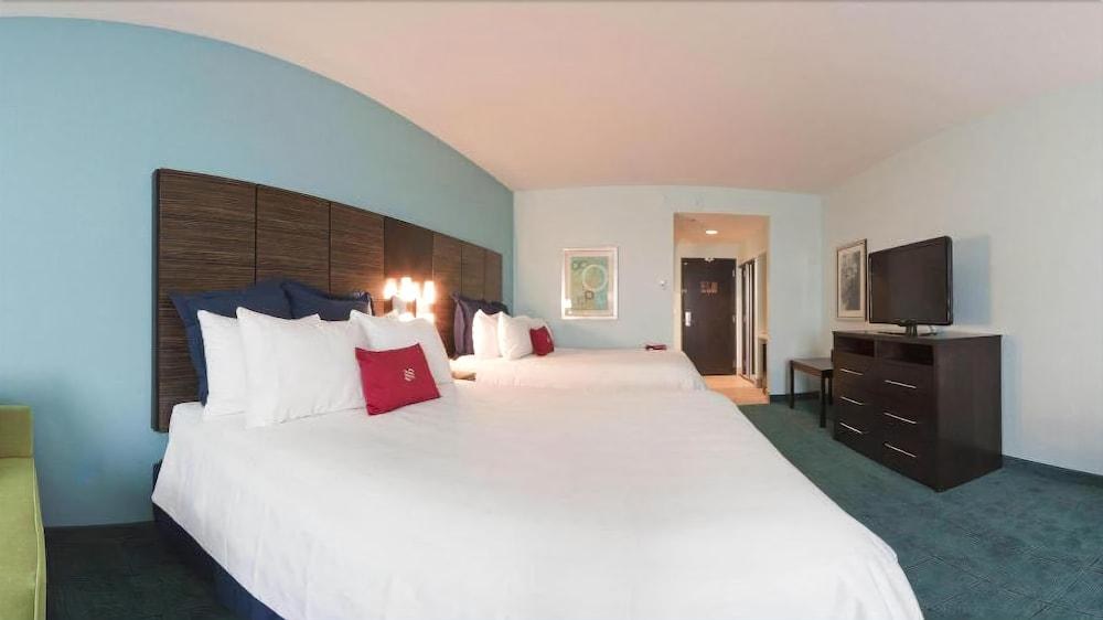 CROWNE PLAZA FORT LAUDERDALE AIRPORT / CRUISE PORT photo 3